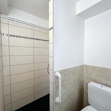 Apartamento F2 Avec Terrasse, Proche Thermes, Animaux Acceptes, Wifi, Parking - Fr-1-451-25 *