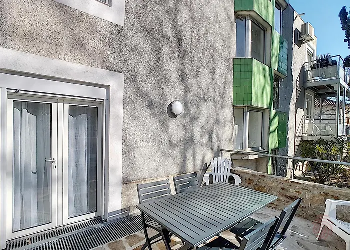 F2 Avec Terrasse, Proche Thermes, Animaux Acceptes, Wifi, Parking - Fr-1-451-25 Διαμέρισμα