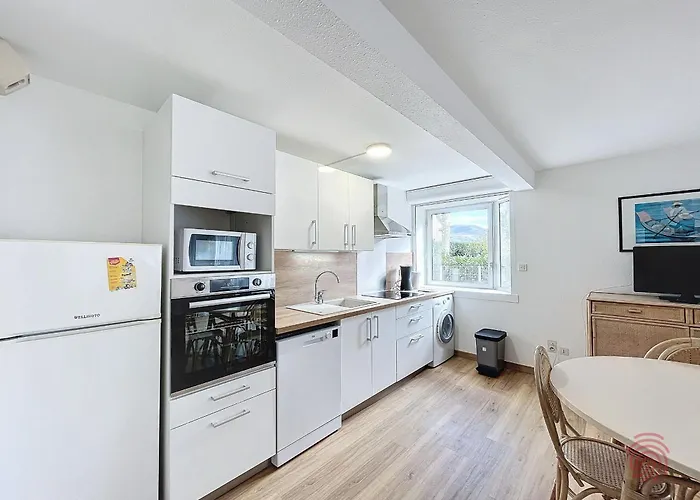 F2 Avec Terrasse, Proche Thermes, Animaux Acceptes, Wifi, Parking - Fr-1-451-25 Διαμέρισμα